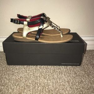 Kid’s Kenneth Cole Reaction Sandals Sz 4